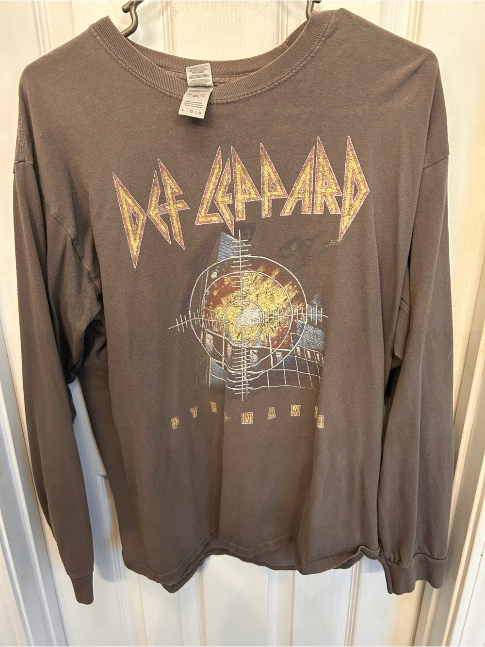 Def Leppard Graphic Gildan Greige Long Sleeve Tee